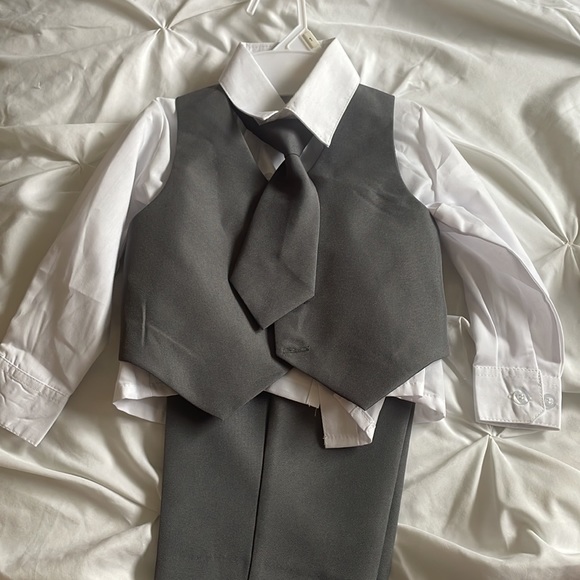 Toddler 1T 5 piece suit - Picture 3 of 8
